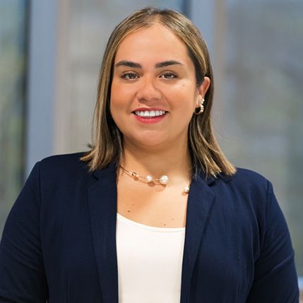 fotografía de [] [], [Analista de Operaciones Multifamily office]